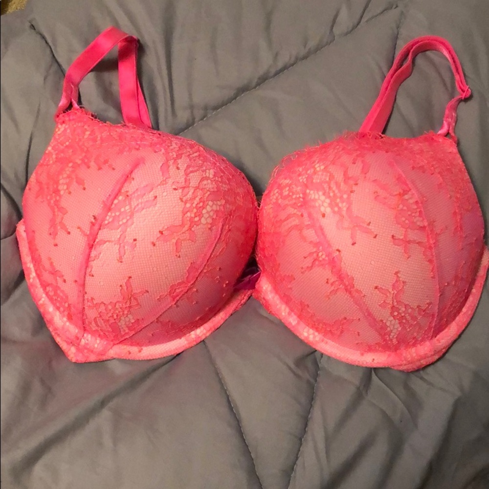 Victoria’s Secret Bombshell Plunge Bra